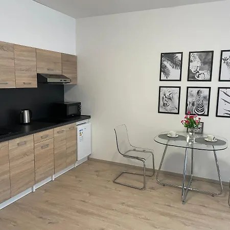 Tomy Ng. Apartman